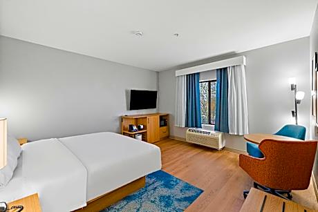 1 KING HEARING ACCESSIBLE NONSMOKING