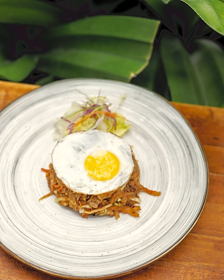 The White Harp Beach Hotel