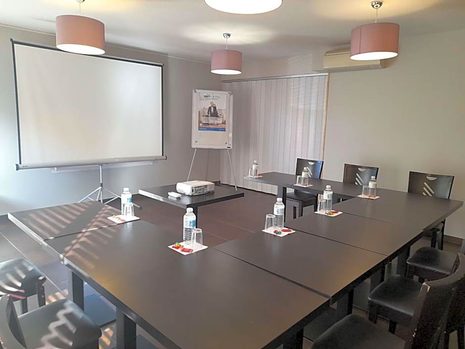 Brit Hotel Confort Montauban