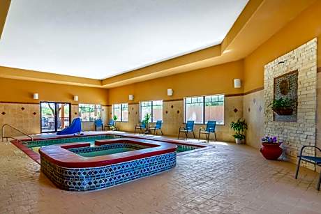 Best Western Plus Lytle Inn And Suites
