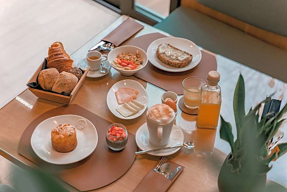 BFRESH Hotel - Padel, Pool & Fitness - Adults Only