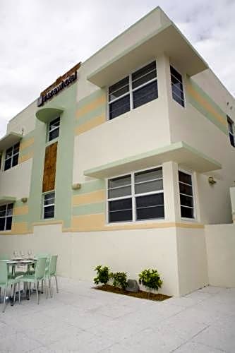 The New Hotel