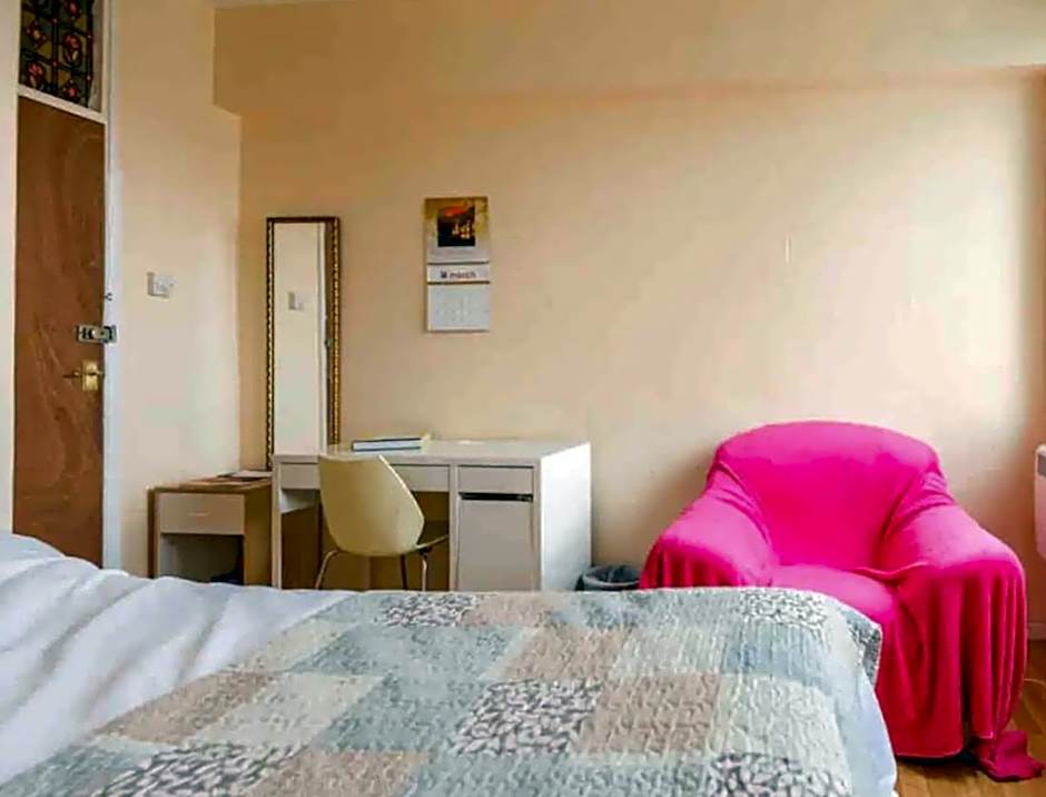 Room for solo travellers in Euston