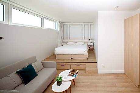 Apartment with Garden View