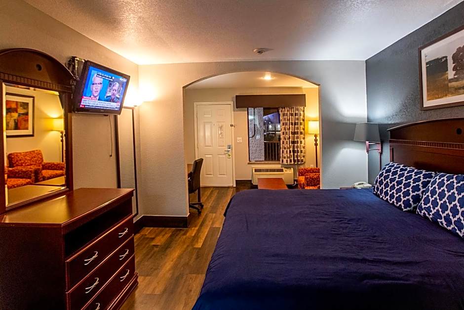 Magnolia Inn and Suites