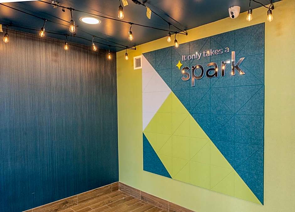 Spark by Hilton Sterling Dulles Airport