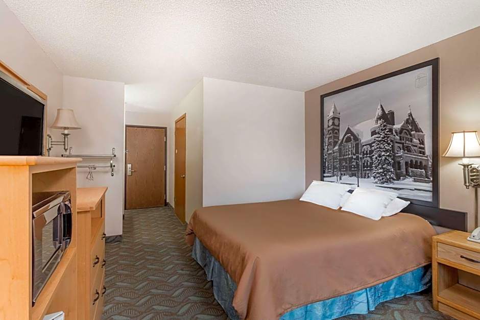 Super 8 by Wyndham Monroe WI