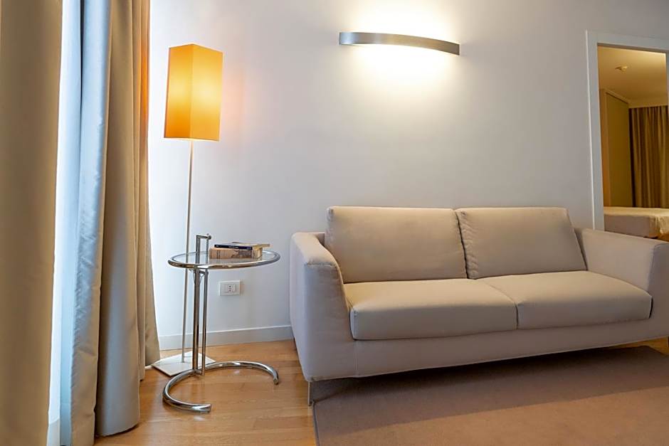 Home 15 Residence Hotel