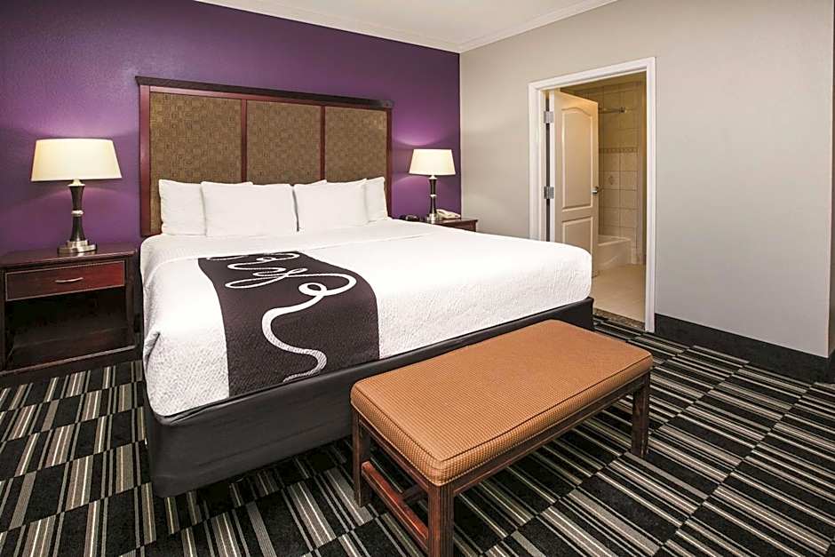 Baymont by Wyndham Dallas South-DeSoto