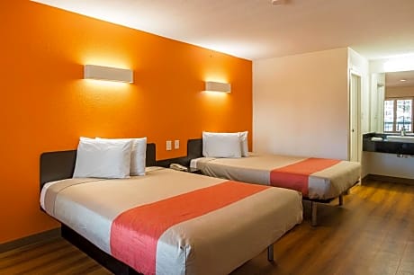 Queen Room with Two Queen Beds - Non-Smoking