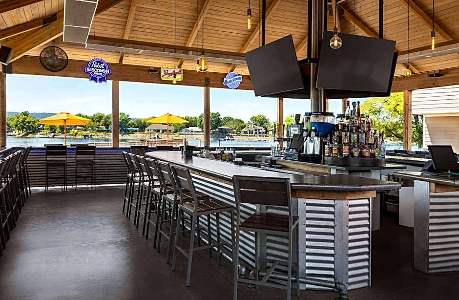 AmericInn by Wyndham La Crosse Riverfront-Conference Center