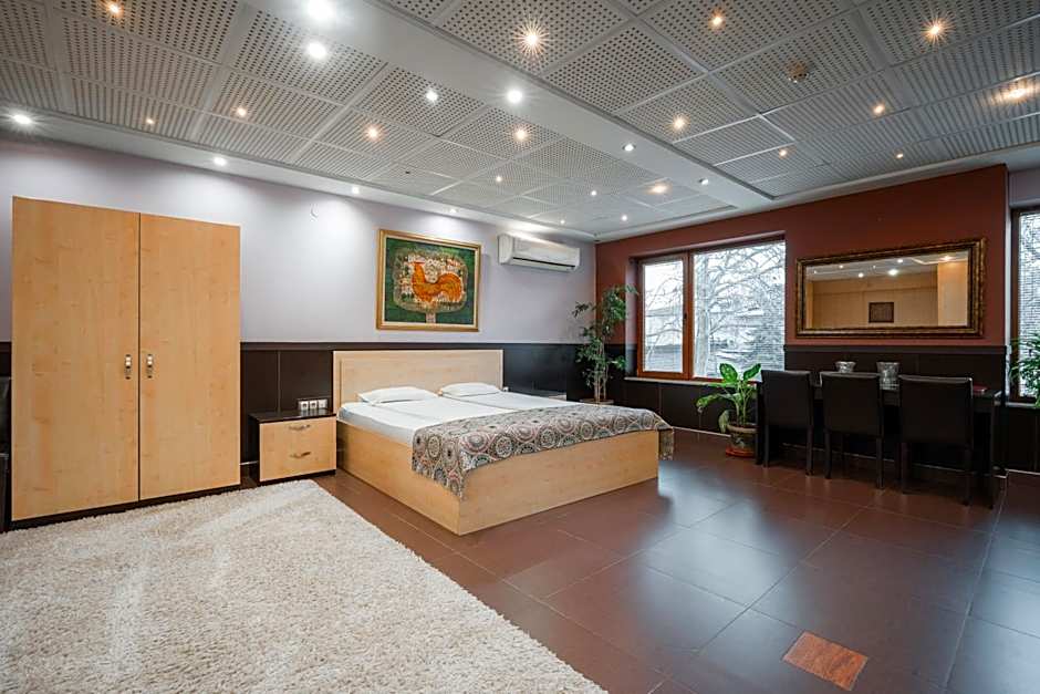 Hotel Ego - Parking Available - Top Central Location