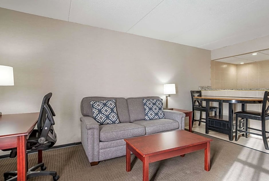 Clarion Inn and Suites Airport
