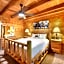Ryes and Shine Bootlegger's Cabin! Hot Tub* Pool* Arcade* Billiards *EV * Pet Friendly