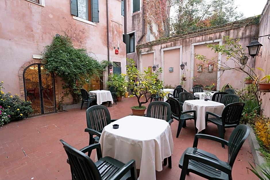 Hotel Tivoli