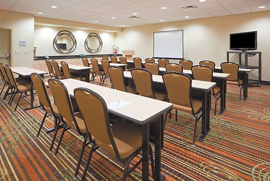 Hampton Inn By Hilton & Suites Minot