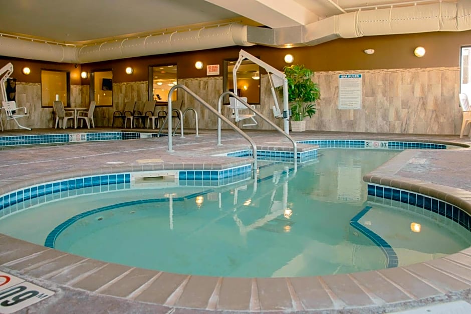 Expressway Suites of Grand Forks