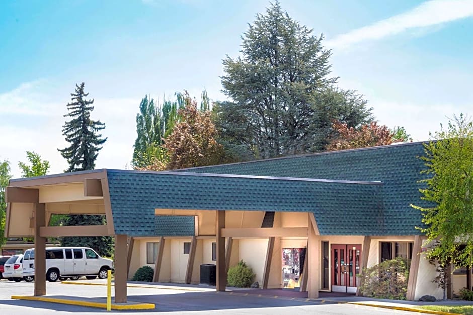 Days Inn by Wyndham Klamath Falls