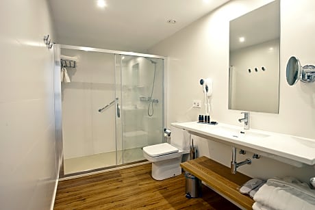 DELUXE STUDIO 2 ADULTS + 1 CHILD