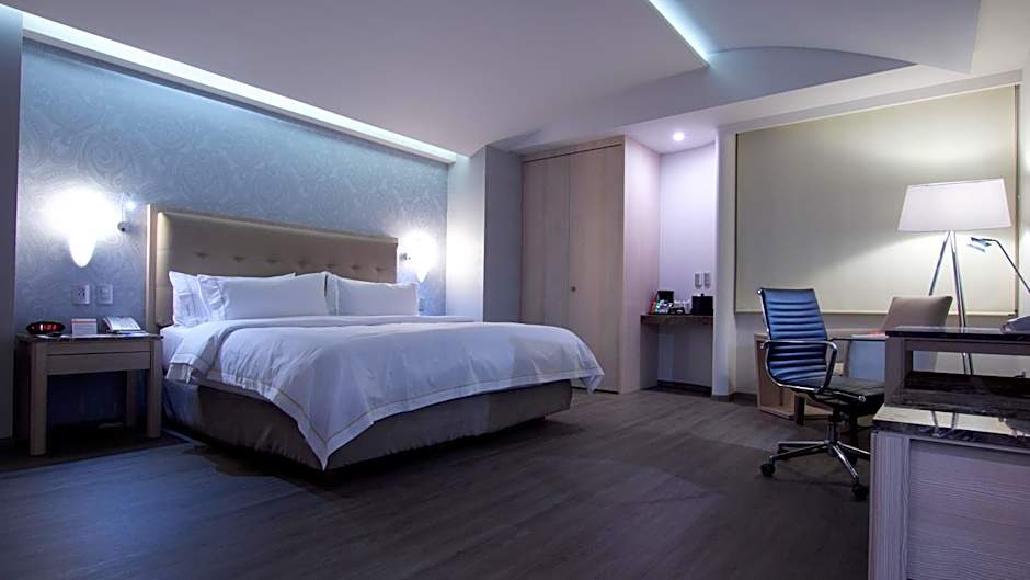 Holiday Inn Express Mexico - Toreo By IHG