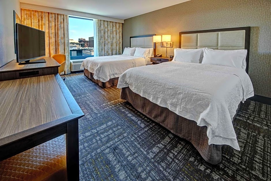 Hampton Inn By Hilton & Suites Minneapolis/Downtown