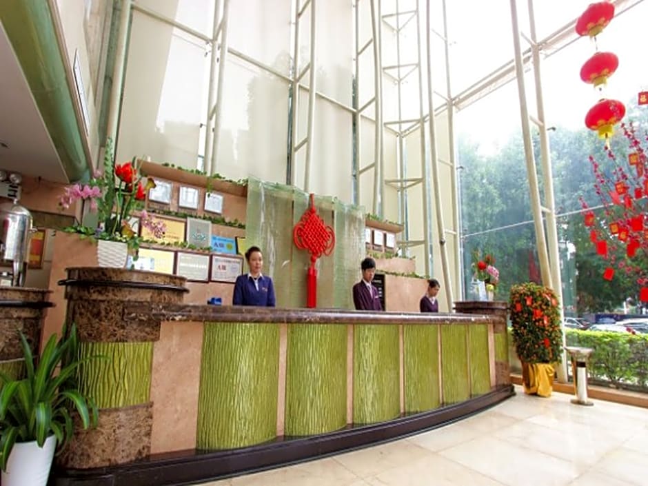 Royalty Hotel
