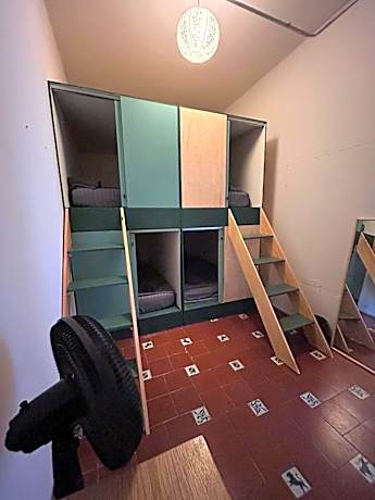 Bed in 4-Bed Mixed Dormitory Room