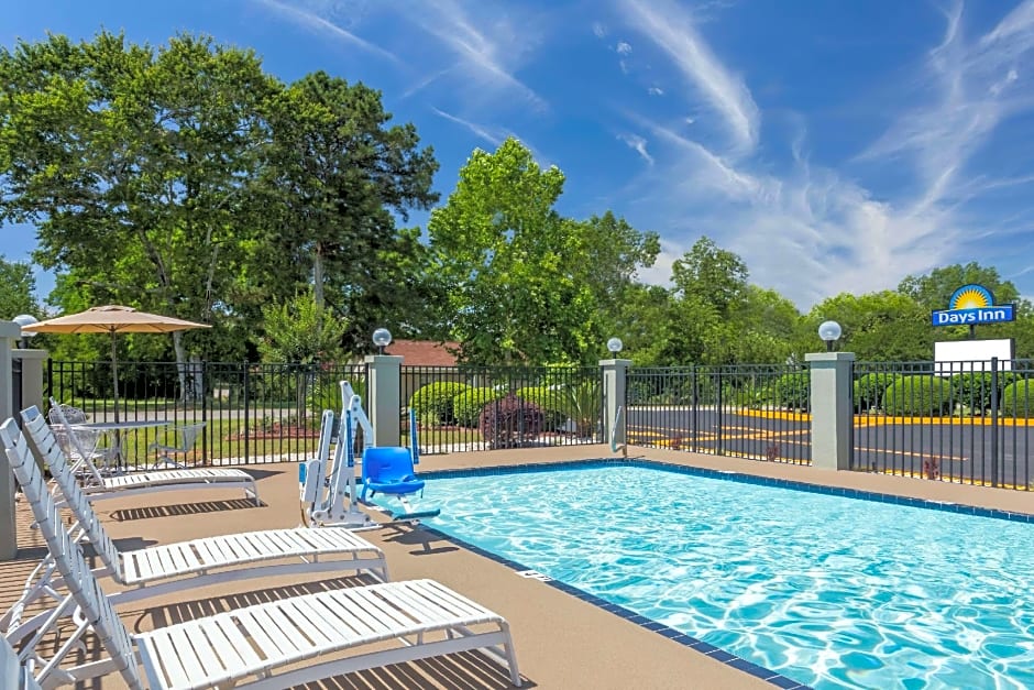 Days Inn by Wyndham Blakely