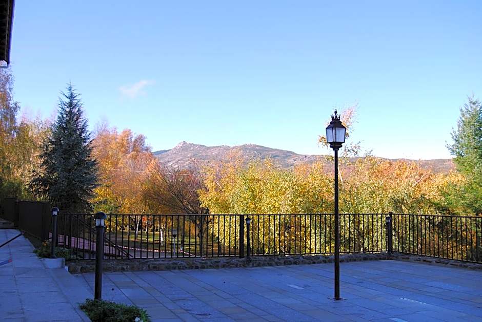 Hotel Cinco Castaños