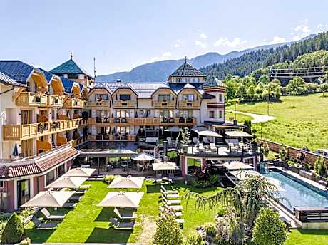 Tevini Dolomites Charming Hotel