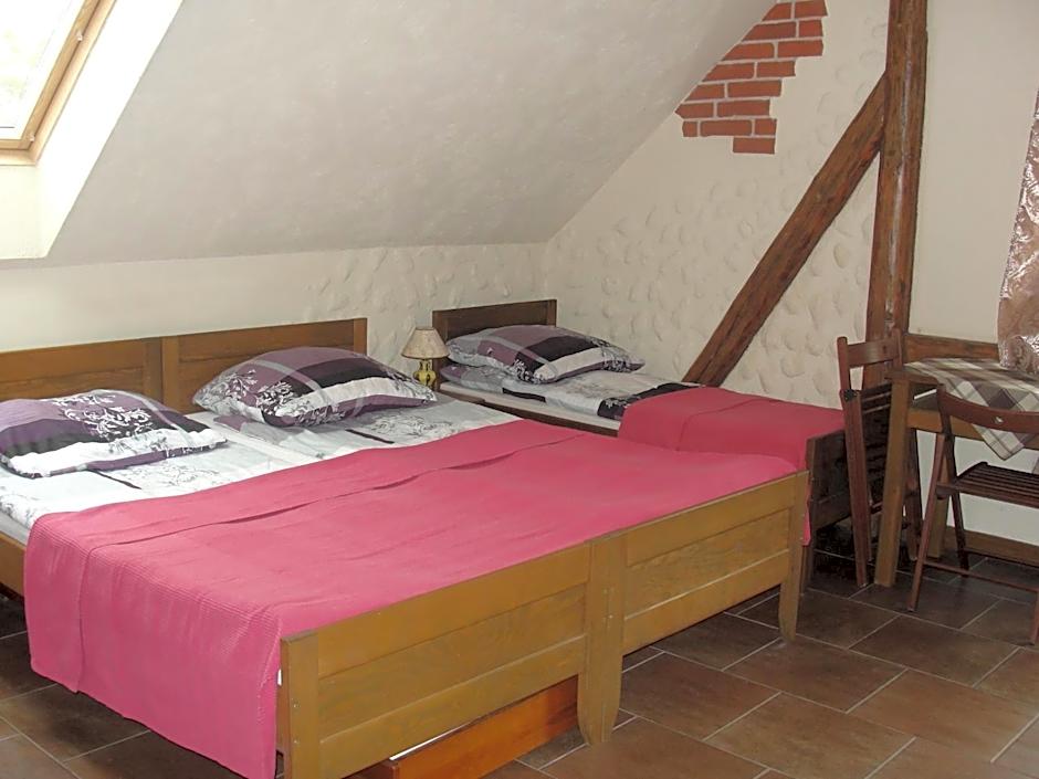 Pokoje i domki Saraceńska Chata