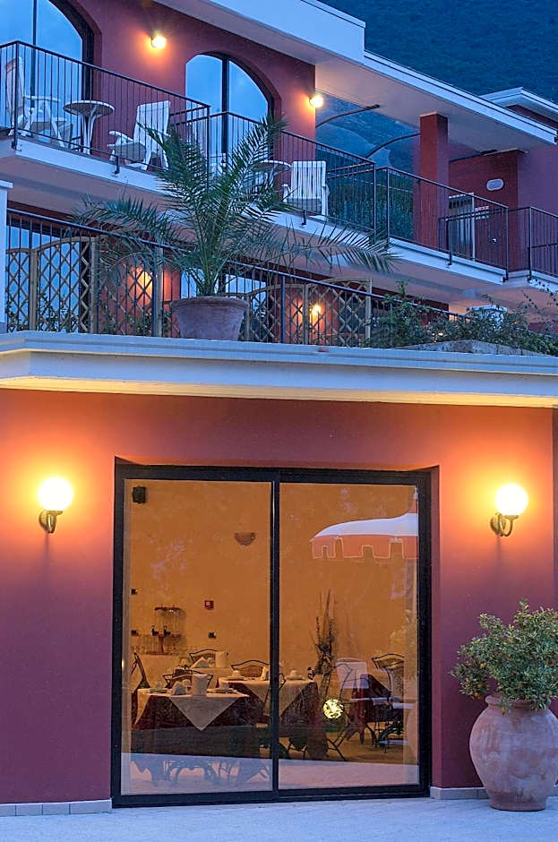 Hotel Oasi Beach