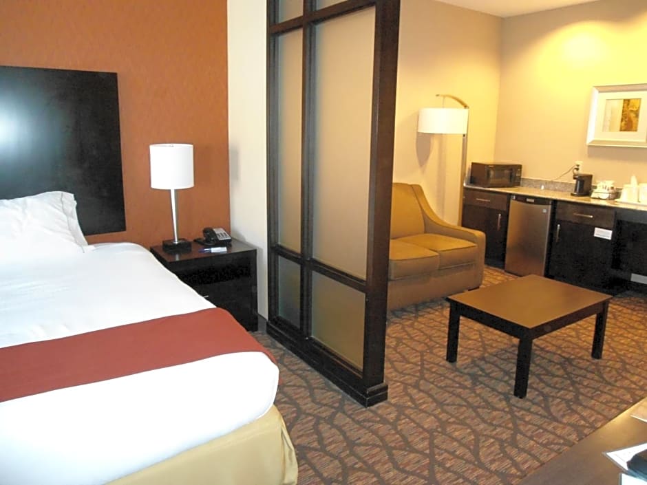 Holiday Inn Express and Suites Alpine By IHG