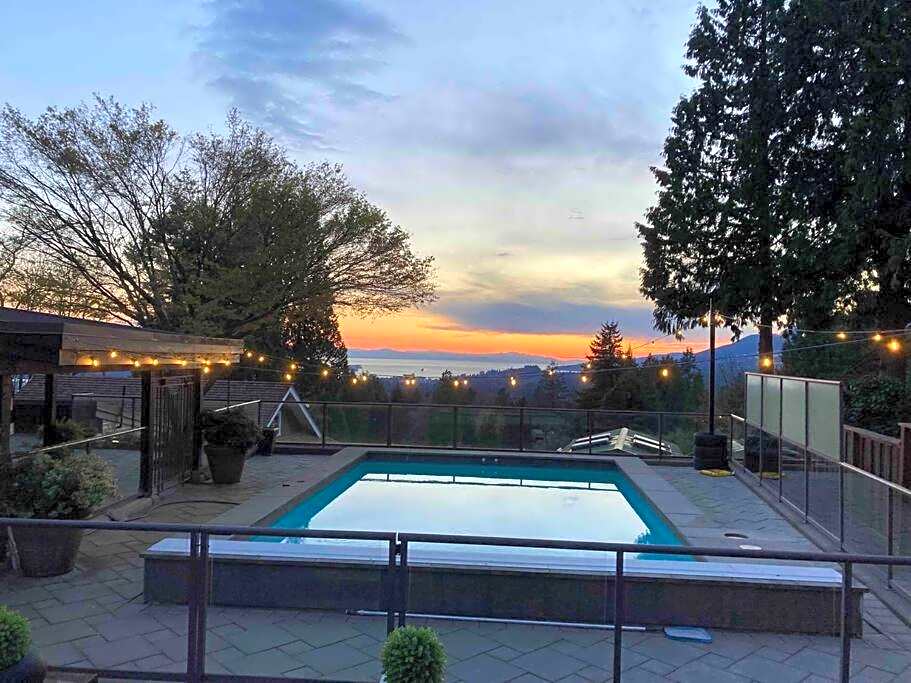 The Lions Self Contained Suite, Shared Pool, Hot Tub, Views