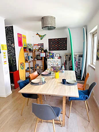 70's Hostel