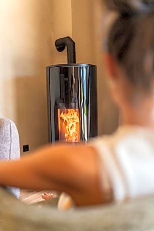 Apartment with Mountain View