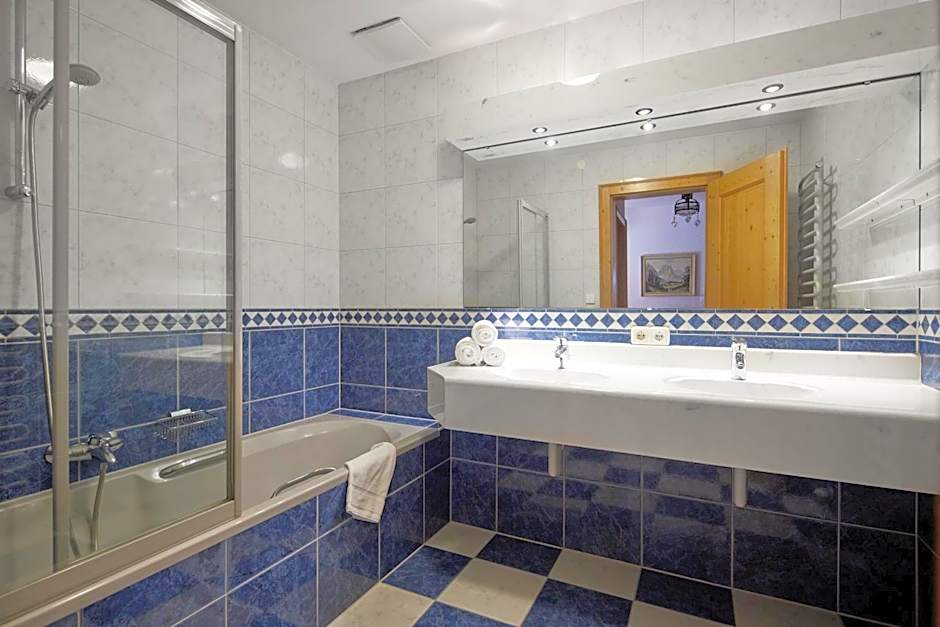 Alt Montafon Hotel Appartements by Pferd auf Wolke