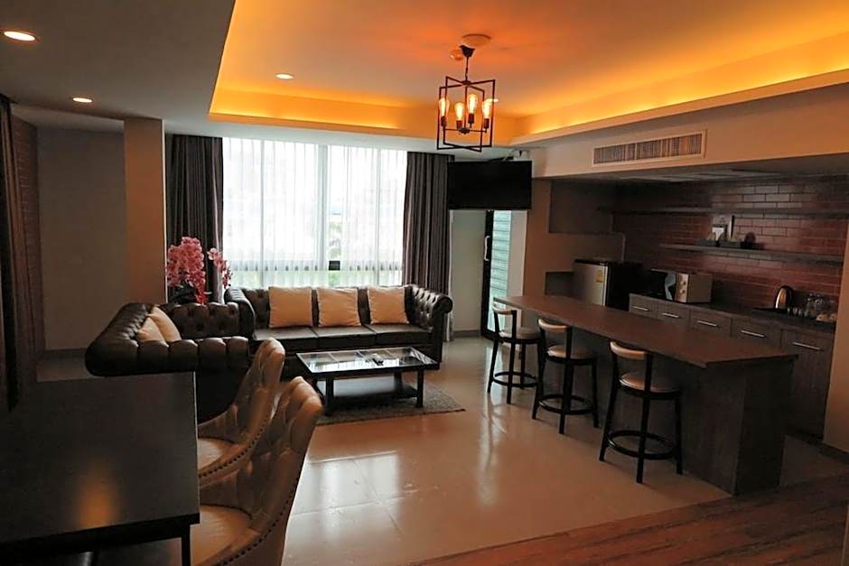 V20 Boutique Jacuzzi Hotel