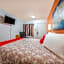 Royal Gateway Motel by OYO