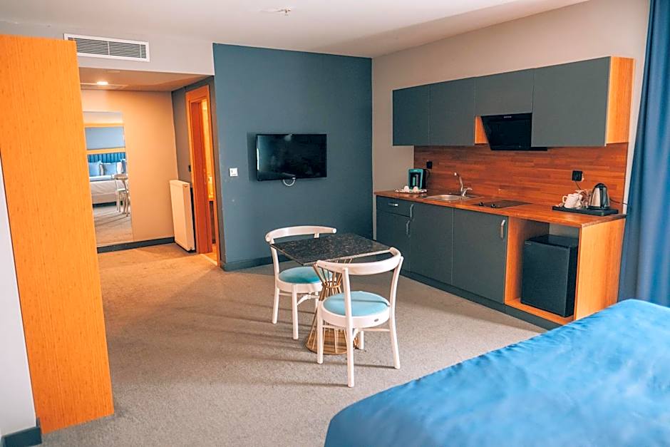 Roof 264 Hotel & Suites