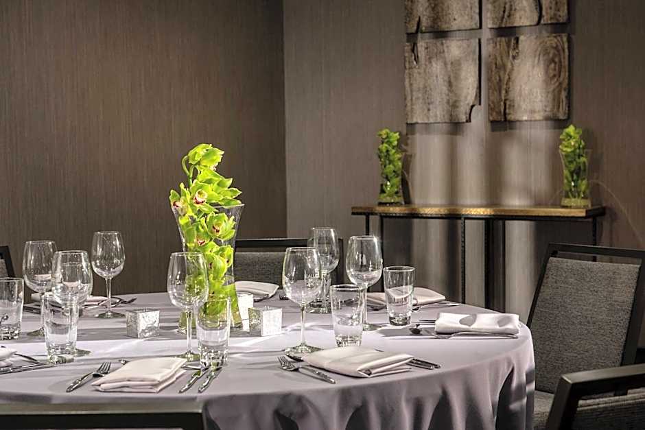 AC Hotel by Marriott Boston Cleveland Circle