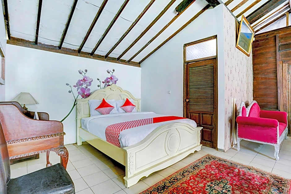 OYO 90363 Nira Guest House Sanur Bali