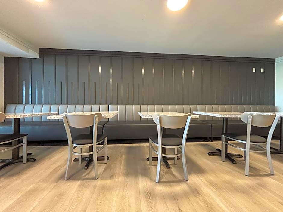 Ramada by Wyndham Springfield North