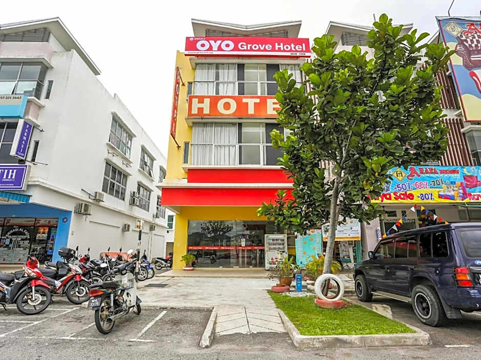 OYO 89583 Grove Hotel