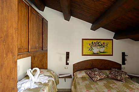 Comfort Triple Room