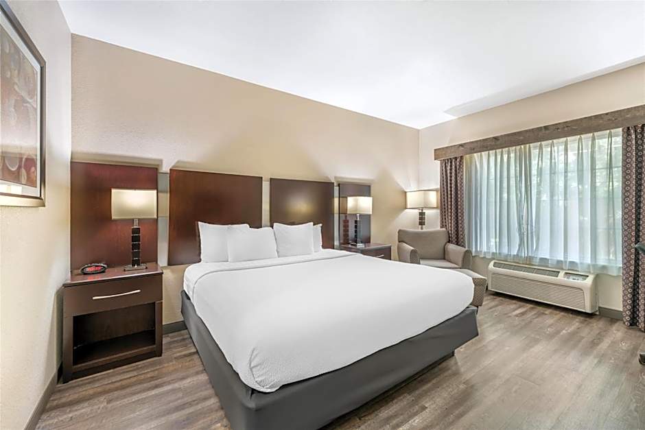 Best Western Plus Eastgate Inn & Suites