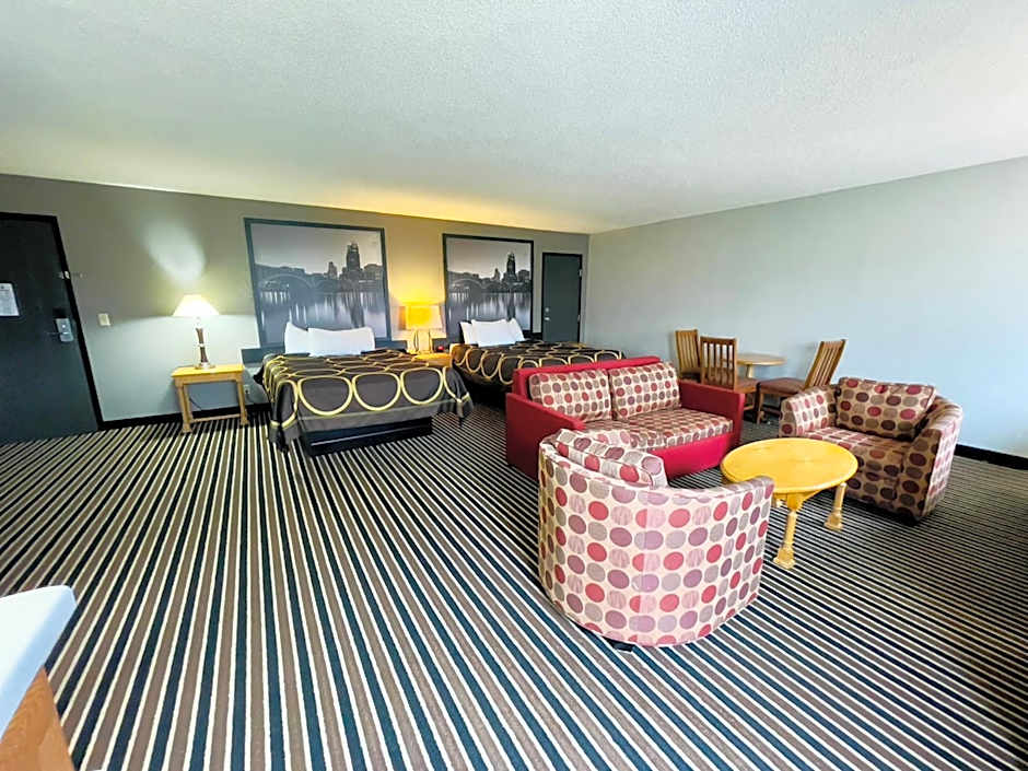 Super 8 by Wyndham Shakopee