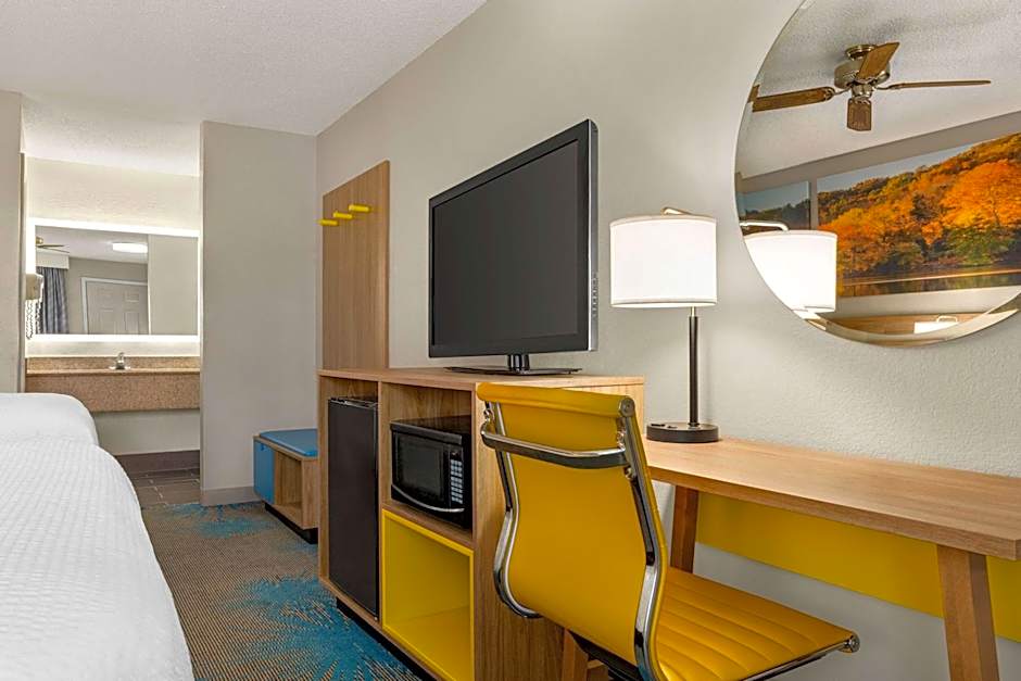 Days Inn by Wyndham Demopolis