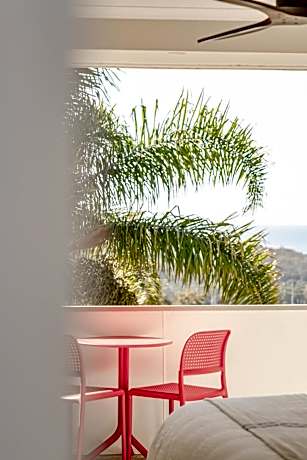 Deluxe Double Room with Balcony and Sea View - Newly Refurbished (Pet Friendly)