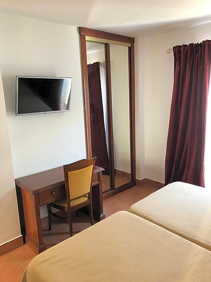 I AM La Posada Hotel and Apartment